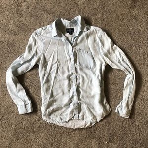 AMERICAN EAGLE Button Up